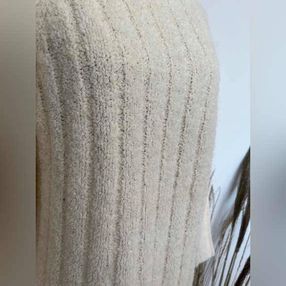 Vintage Gaddy Collection Cozy Cream Turtleneck Sweater size medium - Picture 3 of 6